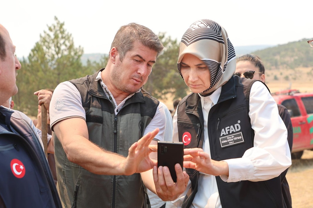 Orman Yangınına Müdahalede Seferberlik: Afyon Valisi Yiğitbaşı Sahada!